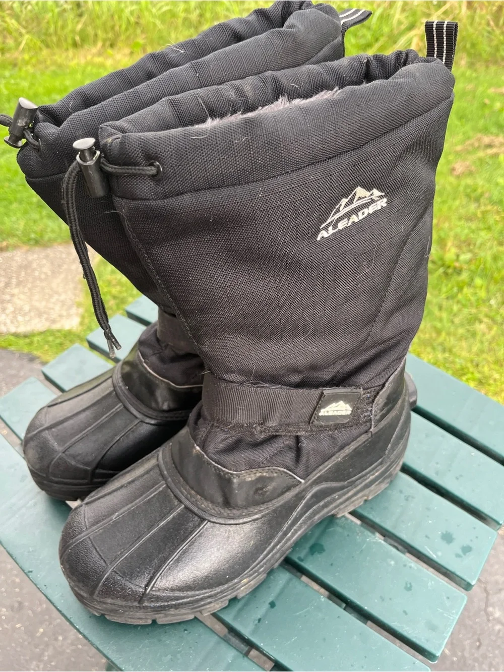 Kamik boys size 7 winter boots